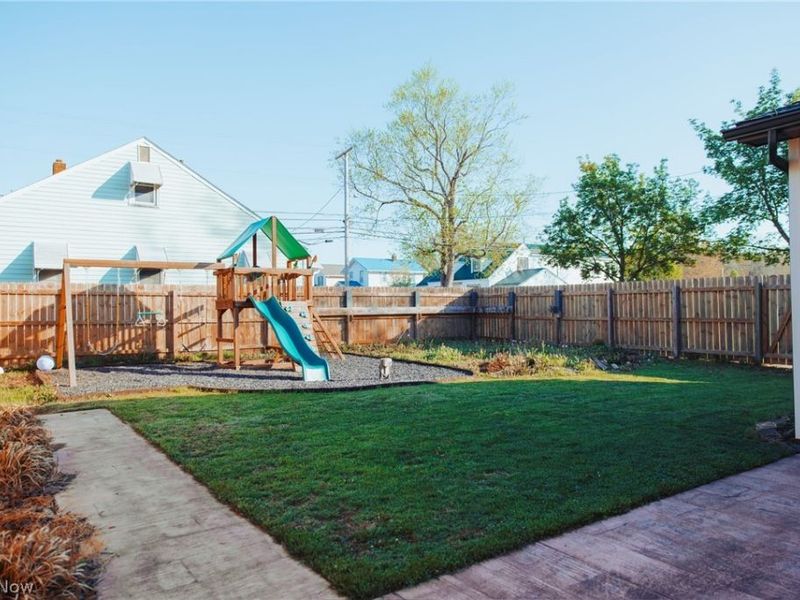 935 E Front Street, Dover, OH 44622 Photo 9