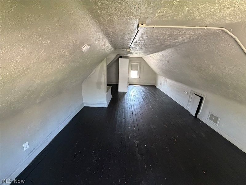 9902 Yale Avenue, Cleveland, OH 44108 Photo 15