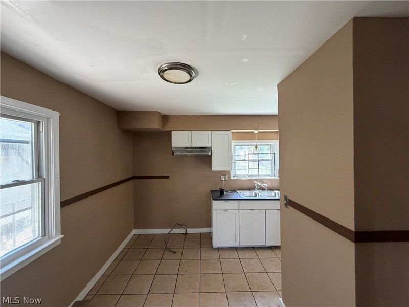 9902 Yale Avenue, Cleveland, OH 44108 Photo 7