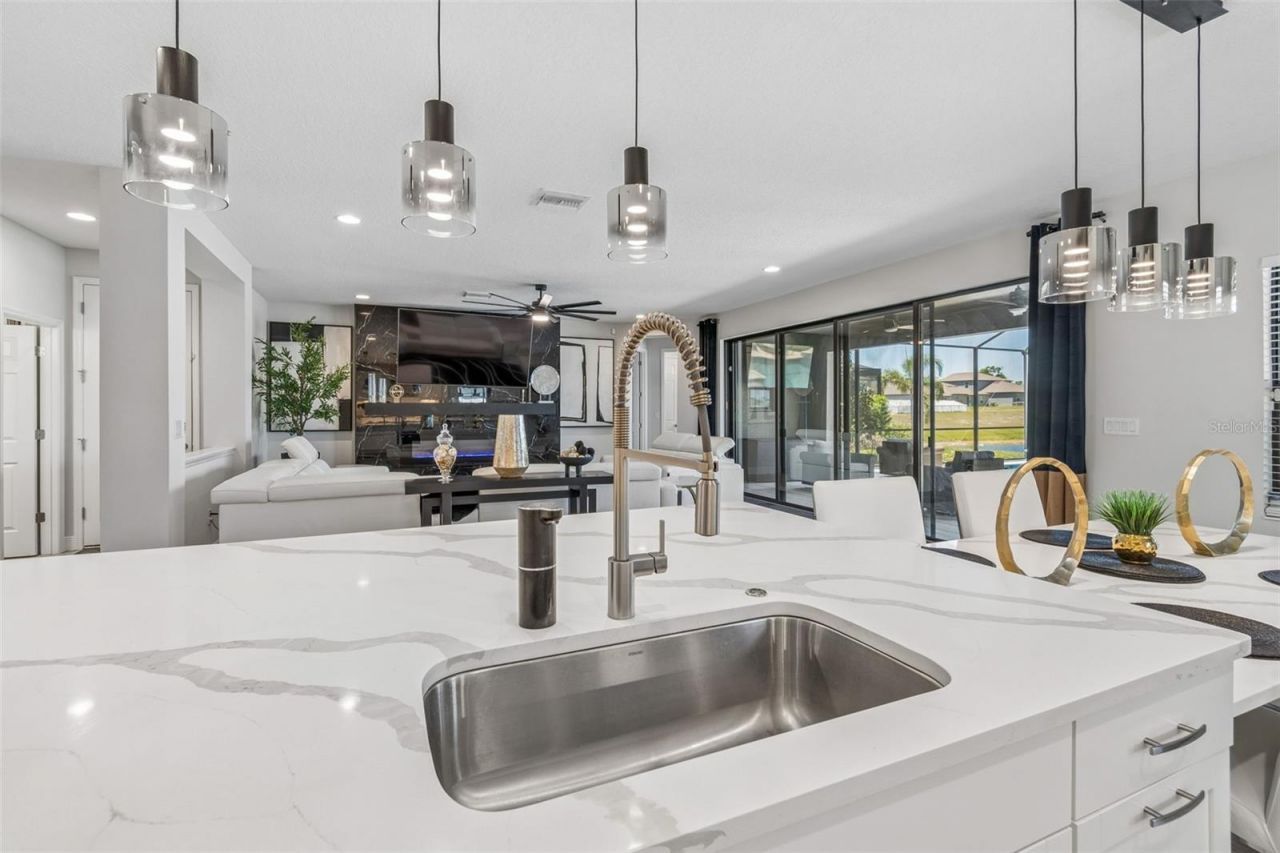 13154 Twin Bridges Drive , Riverview, FL 33579 Photo