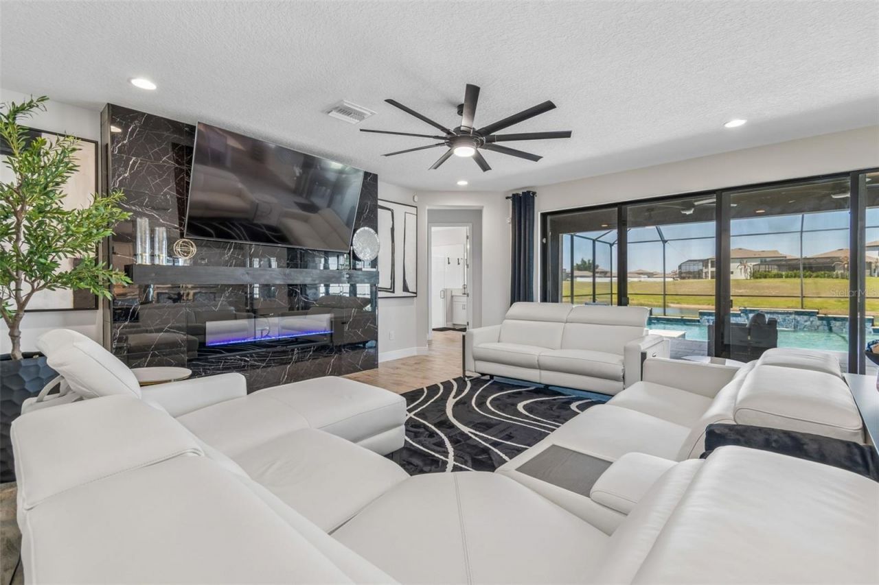 13154 Twin Bridges Drive , Riverview, FL 33579 Photo