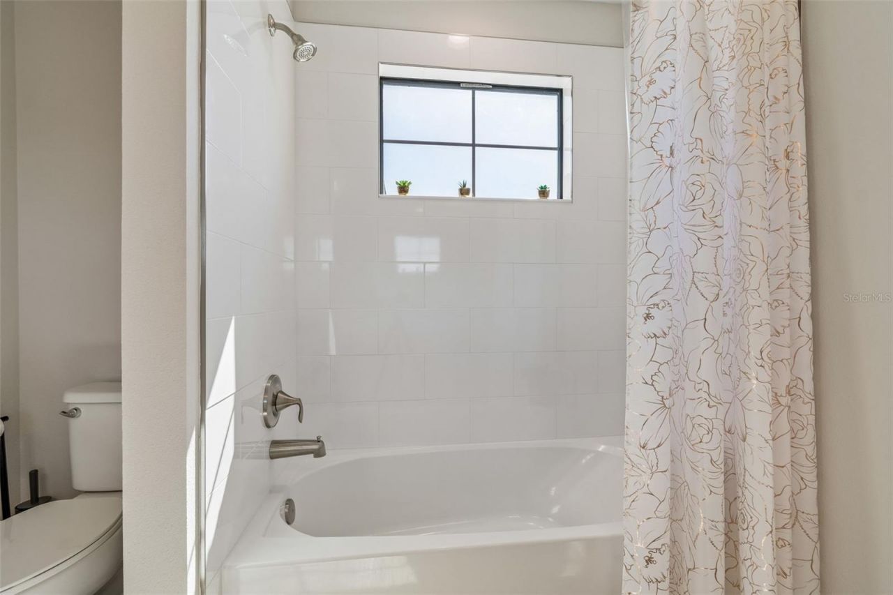 13154 Twin Bridges Drive , Riverview, FL 33579 Photo