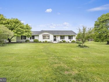 16045 HAMILTON STATION ROAD, WATERFORD, VA 20197