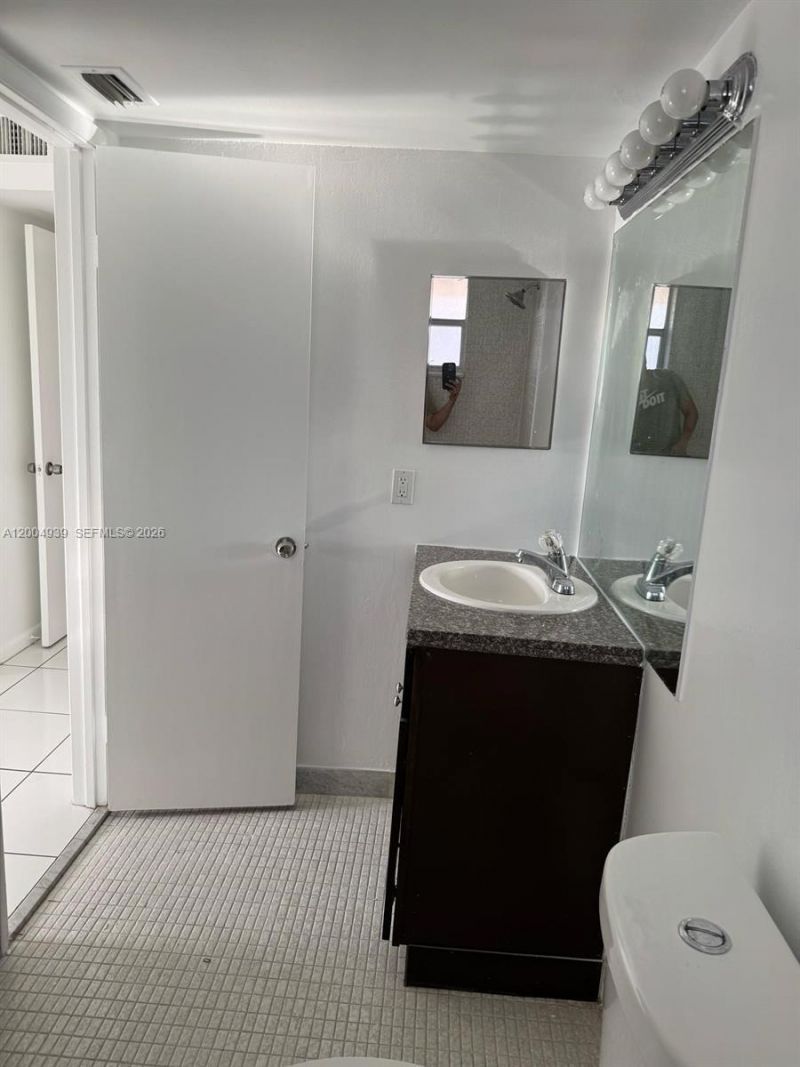 1880 N Congress Ave , Unit 302, West Palm Beach, FL 33401 Photo