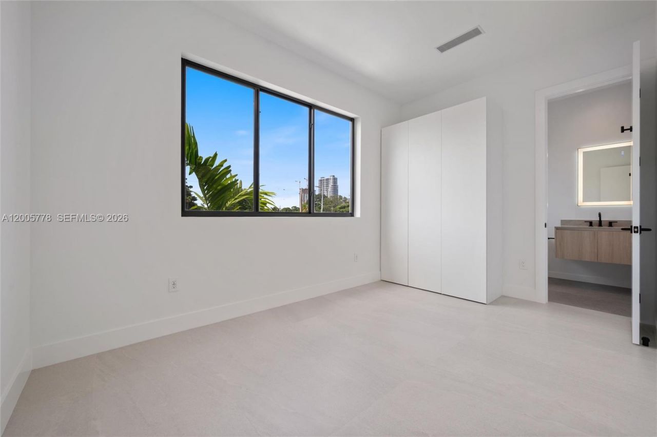 2787 SW 34th Ave , Miami, FL 33133 Photo