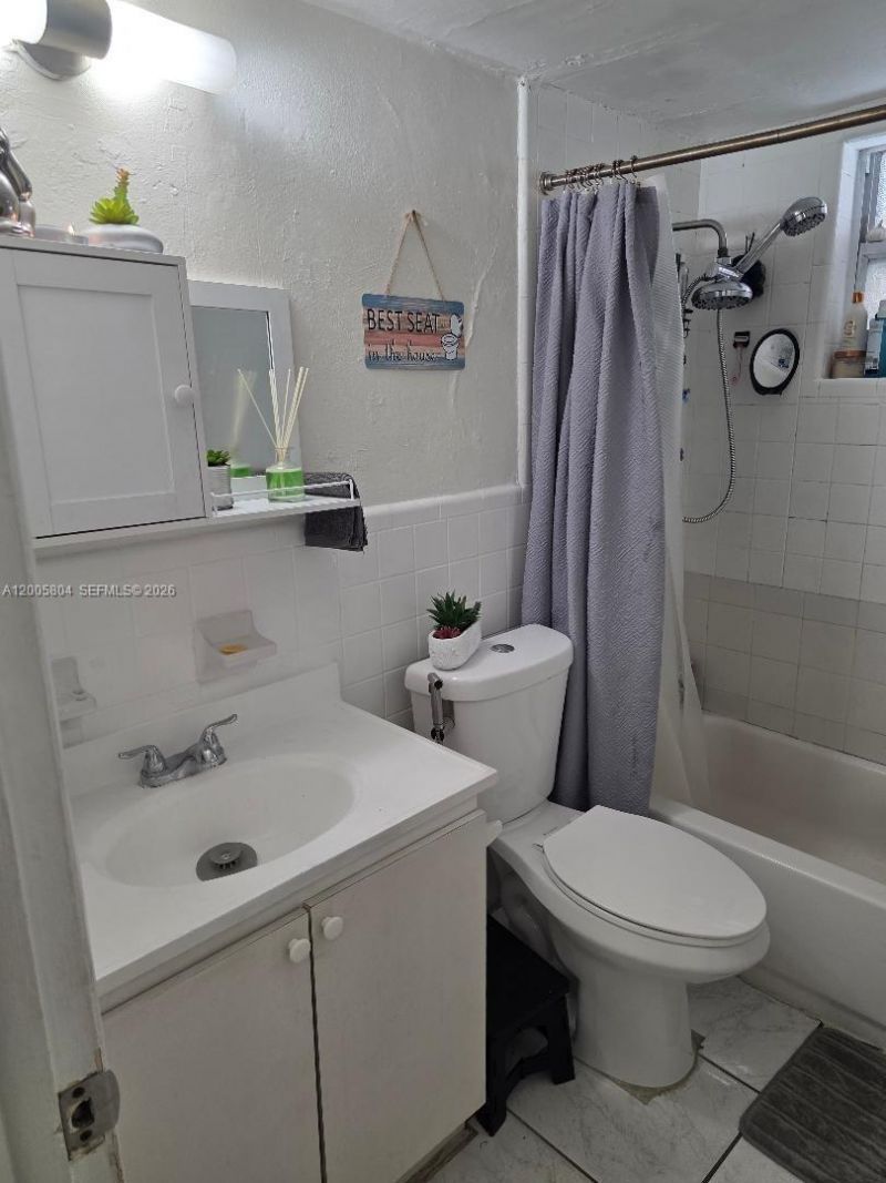 320 W 20th St , Unit 5, Hialeah, FL 33010 Photo