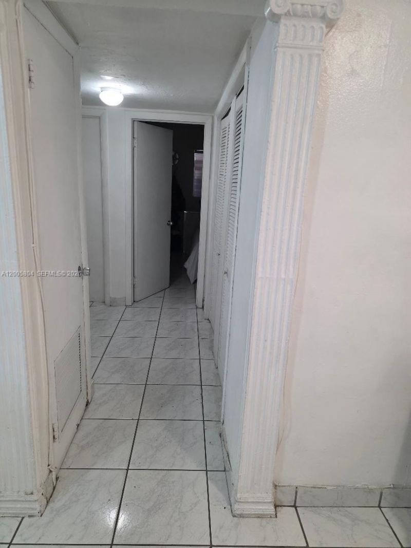 320 W 20th St , Unit 5, Hialeah, FL 33010 Photo