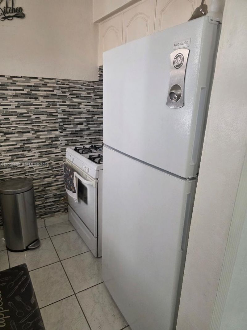 320 W 20th St , Unit 5, Hialeah, FL 33010 Photo