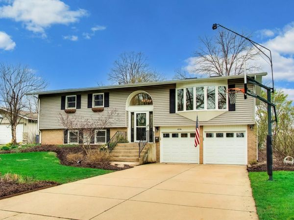 6736 Meadowcrest Drive , Downers Grove, IL 60516