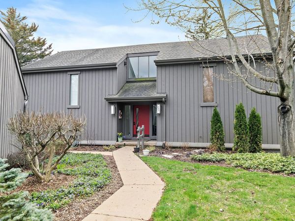 287 Deer Trail Court , Unit D, Lake Barrington, IL 60010