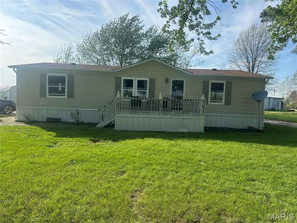 63 Pinnacle Lake Road, New Florence, MO 63363