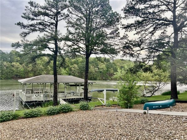 8 Deerhurst Lane , Bella Vista, AR 72714