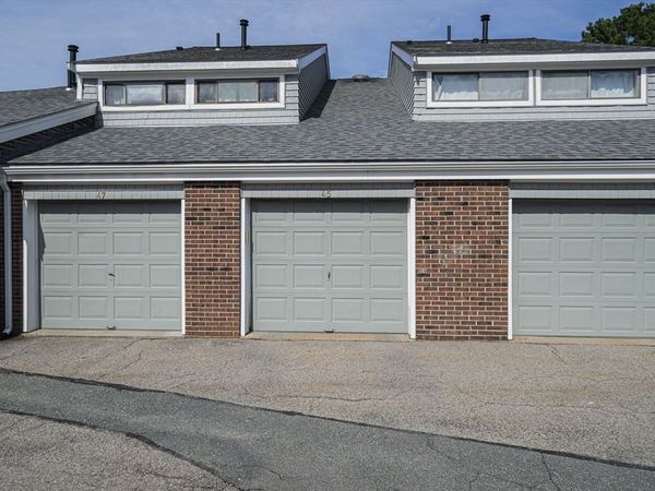 45 Meadowood Dr, Unit 45, Stoughton, MA 02072