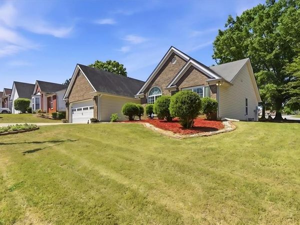 2618 Hillvale Cove Way , Lithonia, GA 30058