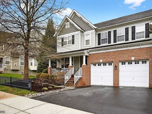 411 Sergeant Dr, Lambertville, NJ 08530