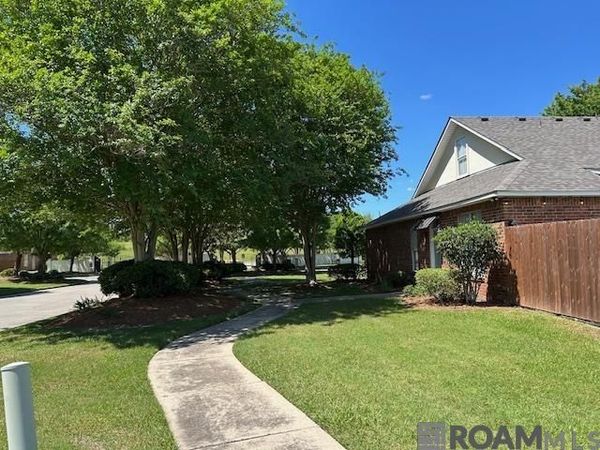 4000 Lake Beau Pre, Unit #18, Baton Rouge, LA 70820