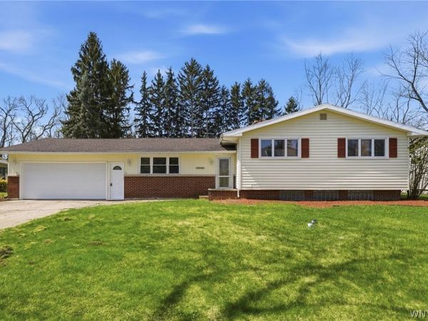 358 Brookwood Drive , Hamburg, NY 14075