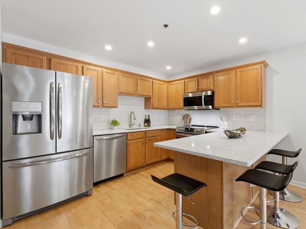 1 Eagle Dr, Unit 1, Tewksbury, MA 01876