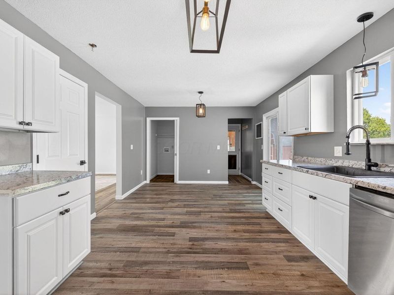 232 S E Street , New Holland, OH 43145 Photo 8