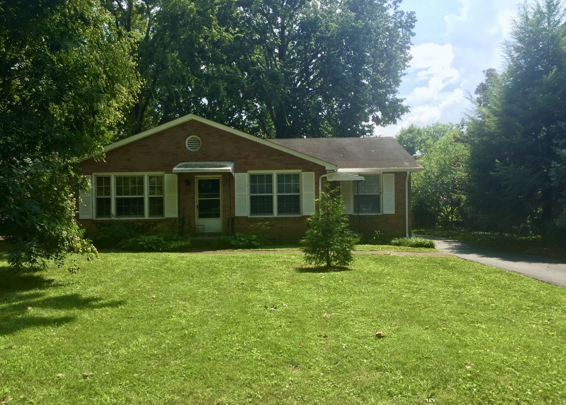 304 Lauderdale Rd, Nashville, TN 37205 Main Photo