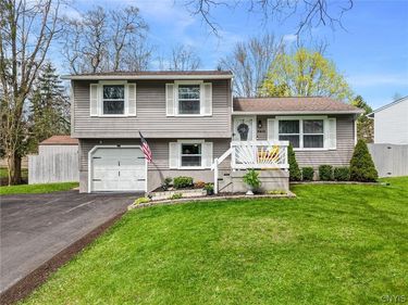 8412 Sextant Drive , Baldwinsville, NY 13027