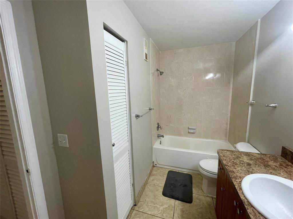 3350 N Pinewalk Dr Drive N, Unit 1413, Margate, FL 33063 Photo