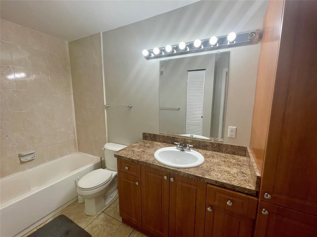 3350 N Pinewalk Dr Drive N, Unit 1413, Margate, FL 33063 Photo