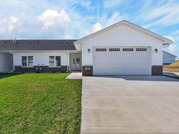 455 Autumn Lane, Unit 6, Cedar Falls, IA 50613