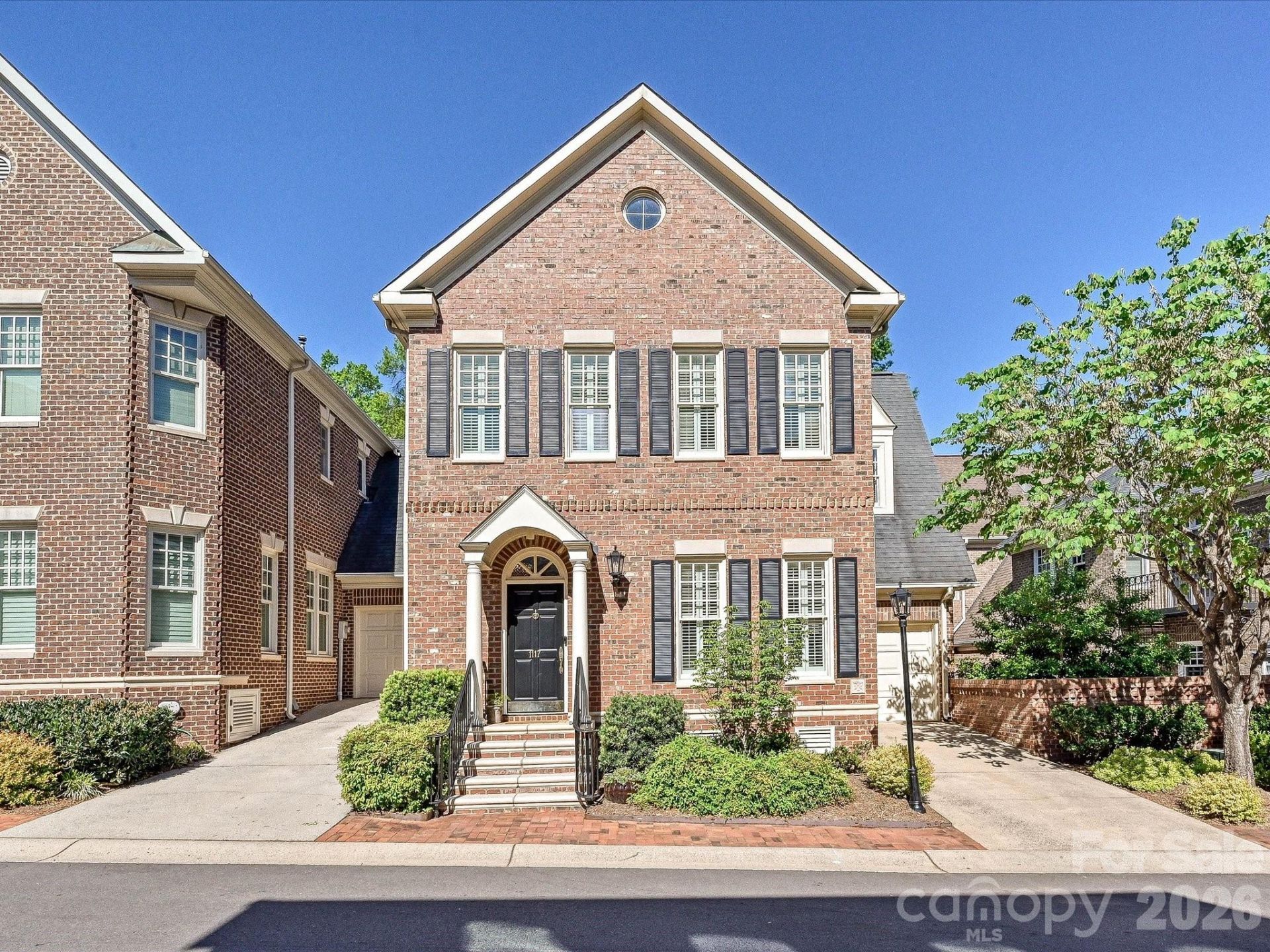 1117 Dilworth Crescent Row, Charlotte, NC 28203 Main Photo