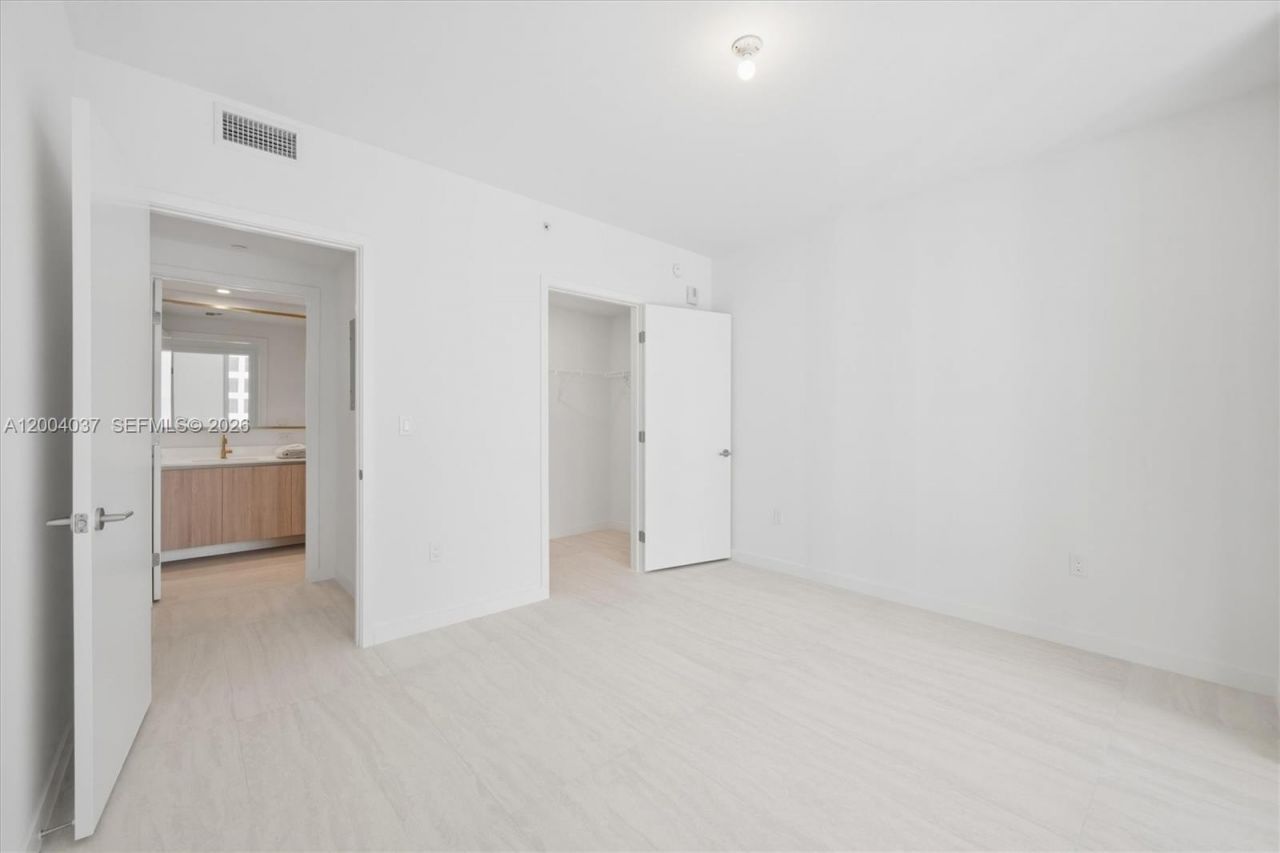 77 SE 5th Street, Unit 2614, Miami, FL 33131 Photo