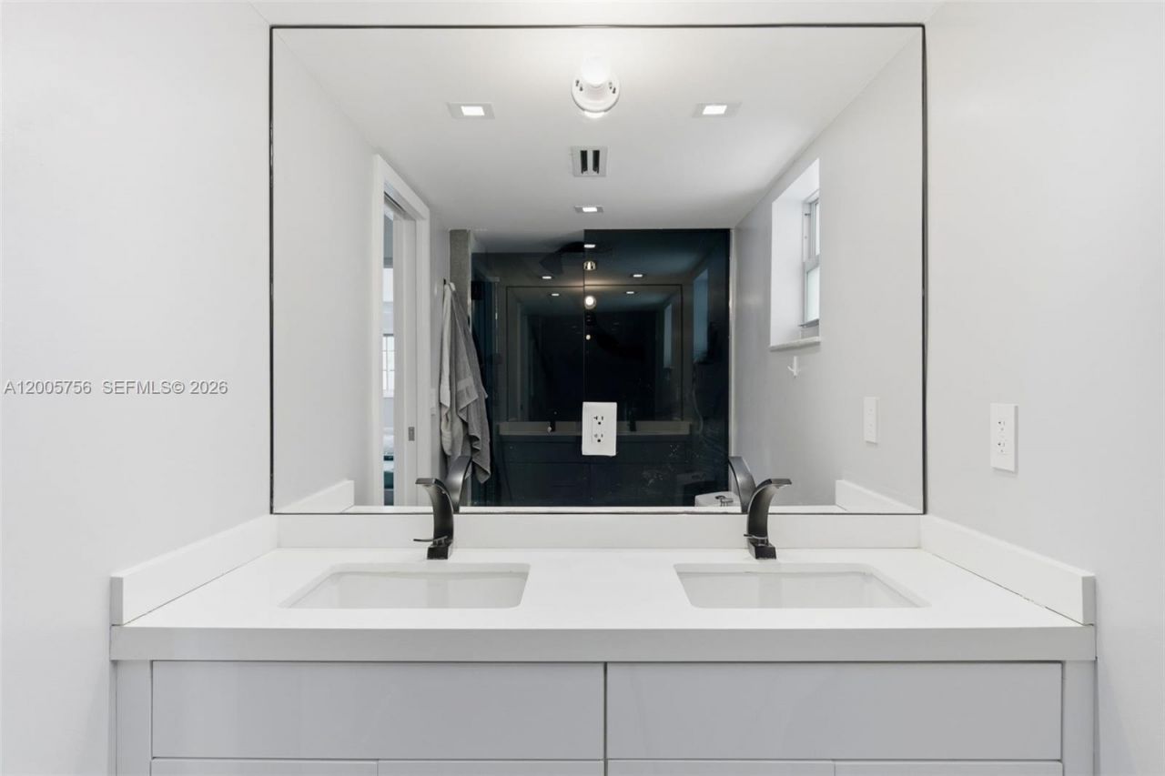 1428 Euclid Ave, Unit 207, Miami Beach, FL 33139 Photo