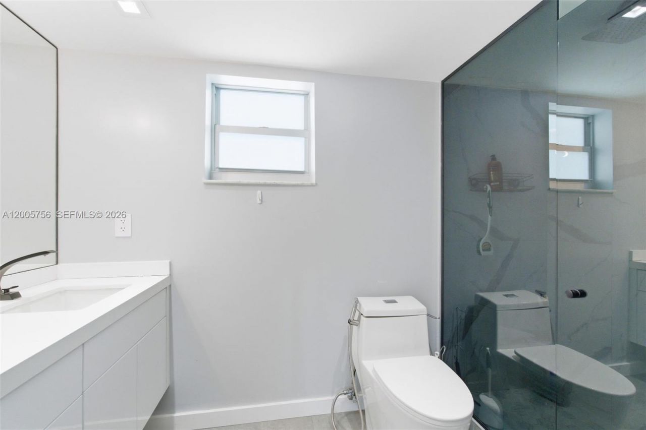 1428 Euclid Ave, Unit 207, Miami Beach, FL 33139 Photo