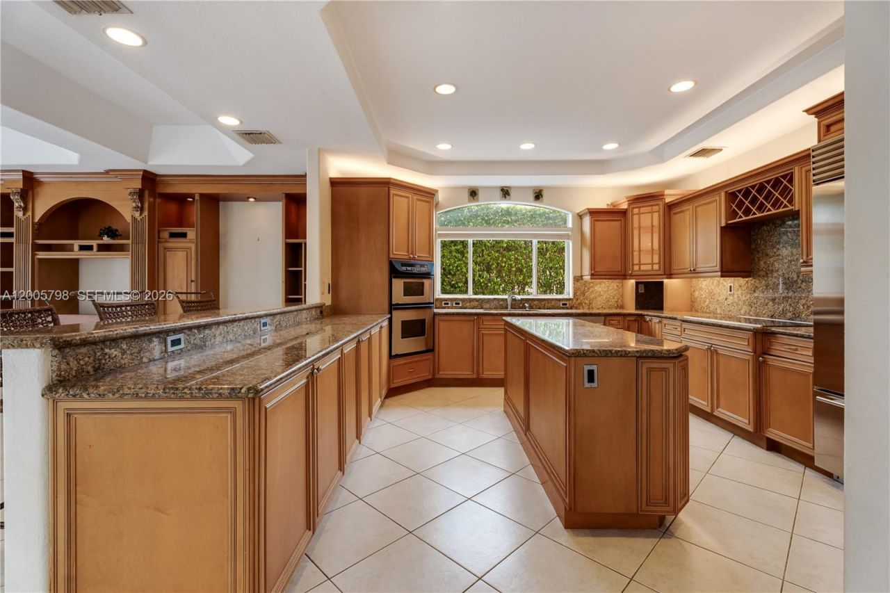 11071 SW 28th St , Miami, FL 33165 Photo