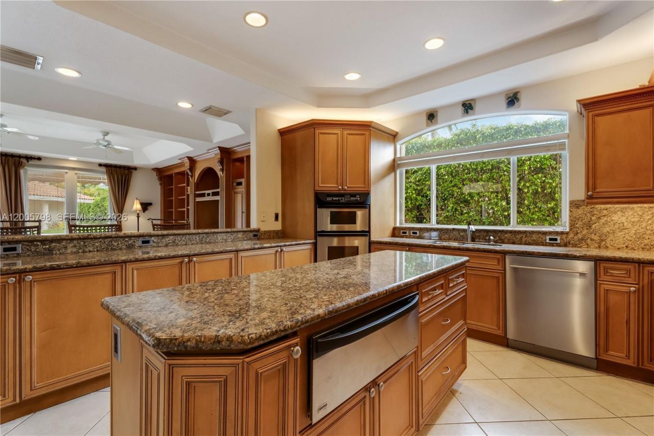 11071 SW 28th St , Miami, FL 33165 Photo