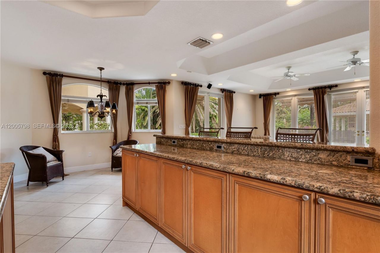 11071 SW 28th St , Miami, FL 33165 Photo