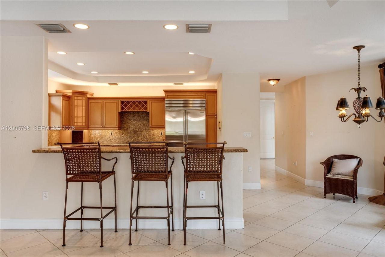 11071 SW 28th St , Miami, FL 33165 Photo