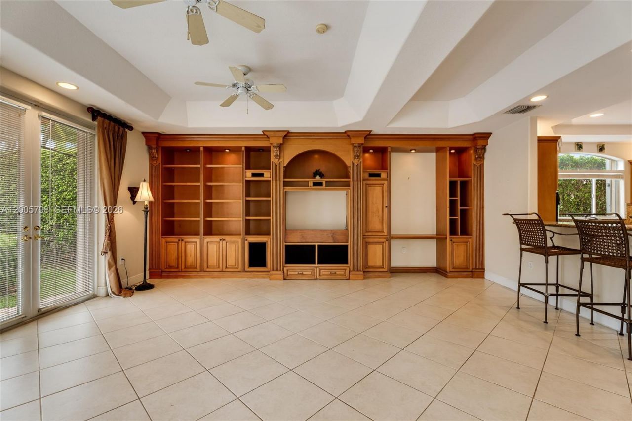 11071 SW 28th St , Miami, FL 33165 Photo