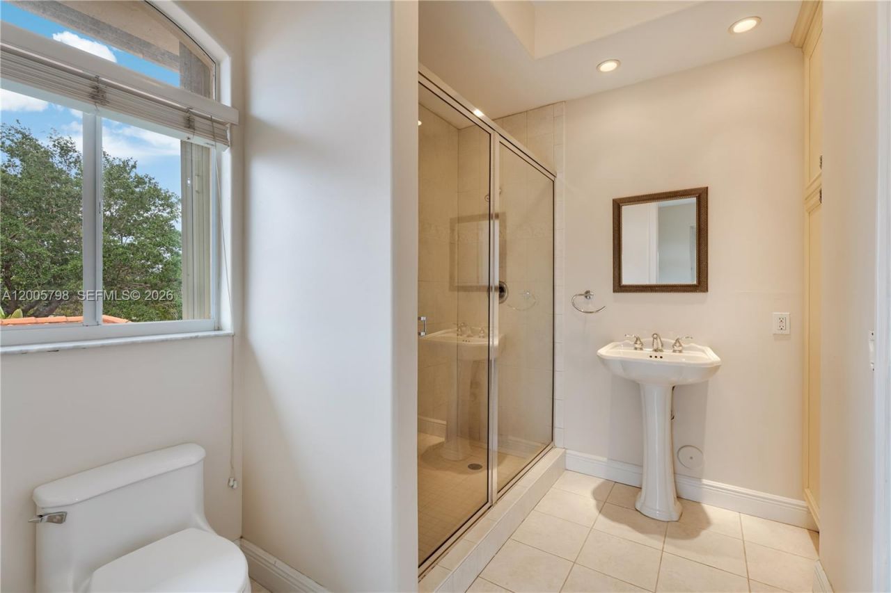 11071 SW 28th St , Miami, FL 33165 Photo