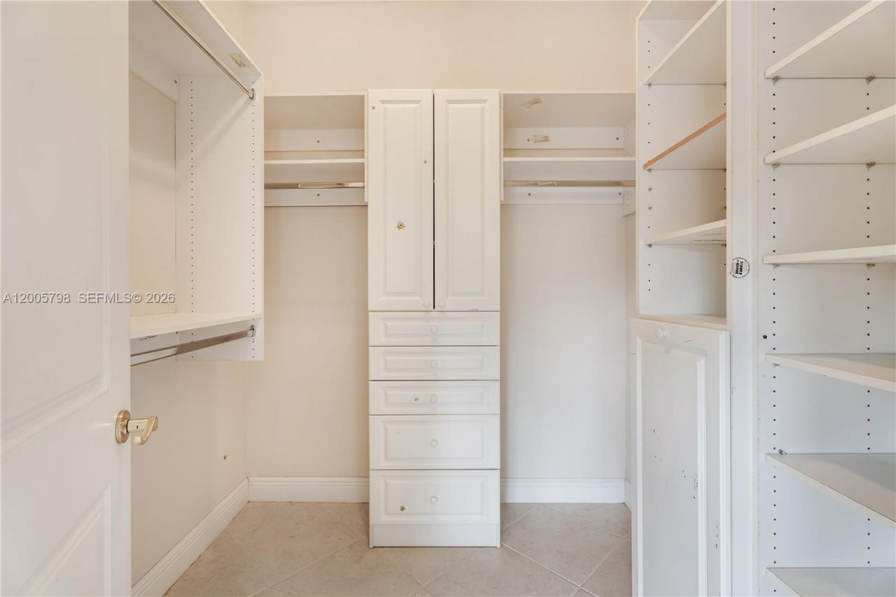 11071 SW 28th St , Miami, FL 33165 Photo