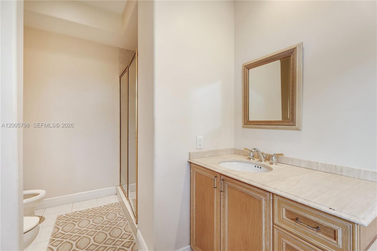 11071 SW 28th St , Miami, FL 33165 Photo