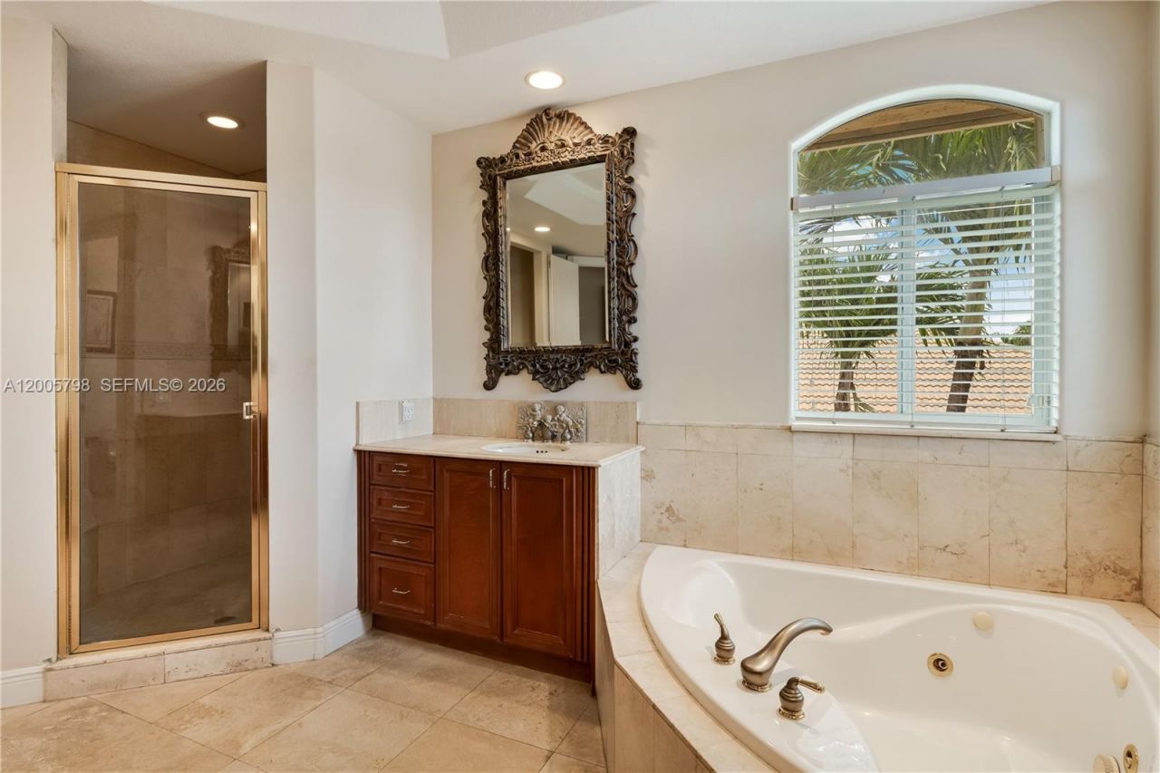 11071 SW 28th St , Miami, FL 33165 Photo