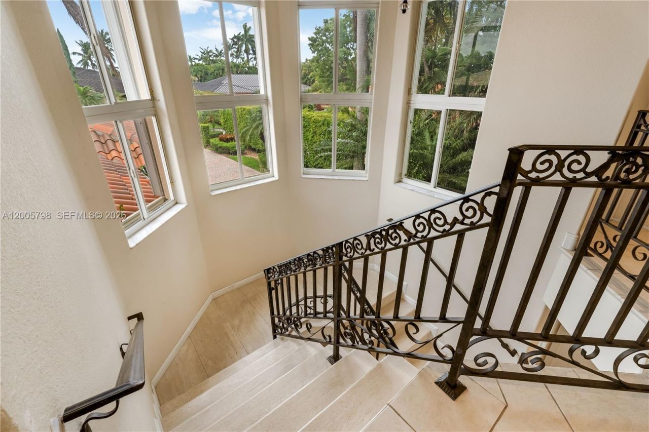 11071 SW 28th St , Miami, FL 33165 Photo