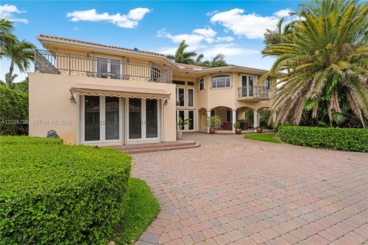 11071 SW 28th St , Miami, FL 33165 Photo