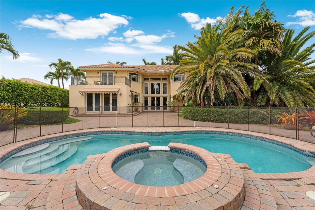 11071 SW 28th St , Miami, FL 33165 Photo