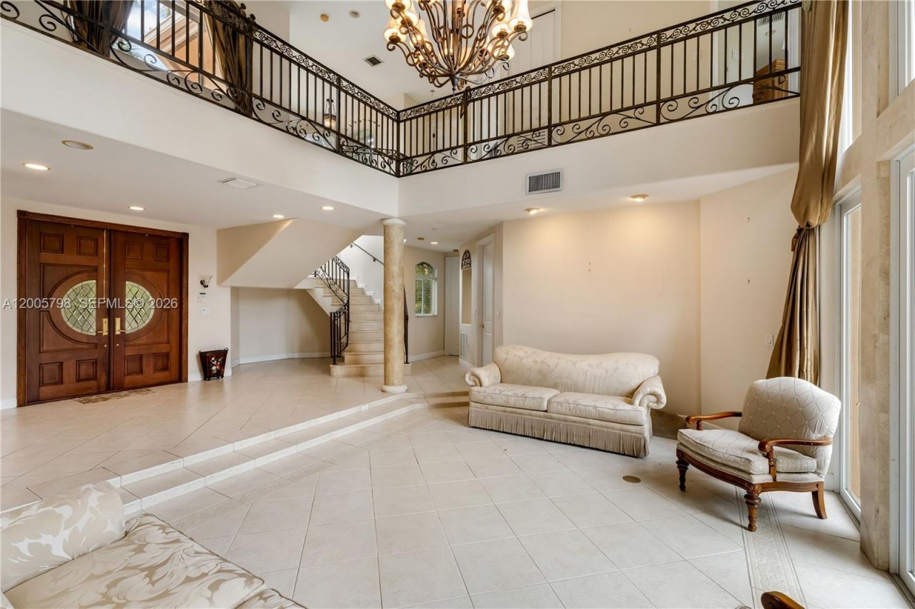 11071 SW 28th St , Miami, FL 33165 Photo