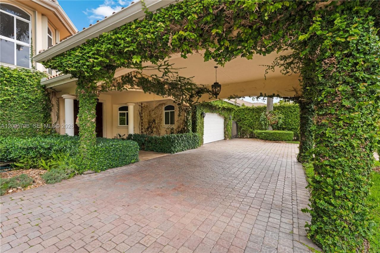 11071 SW 28th St , Miami, FL 33165 Photo