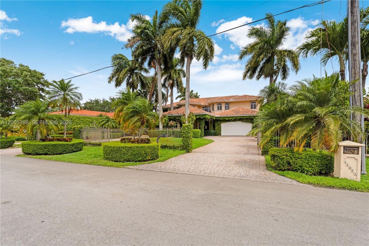 11071 SW 28th St , Miami, FL 33165 Photo