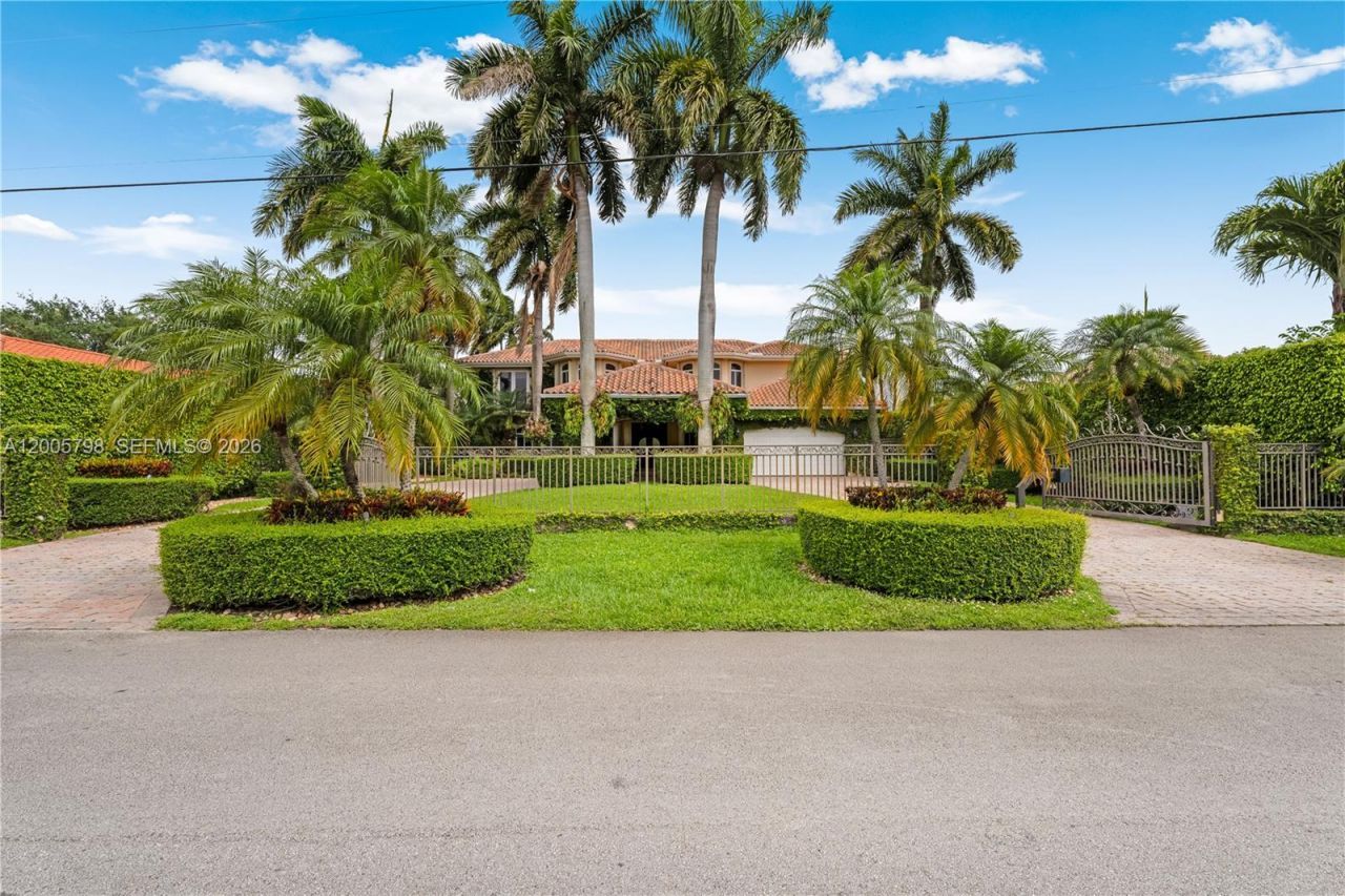 11071 SW 28th St , Miami, FL 33165 Photo