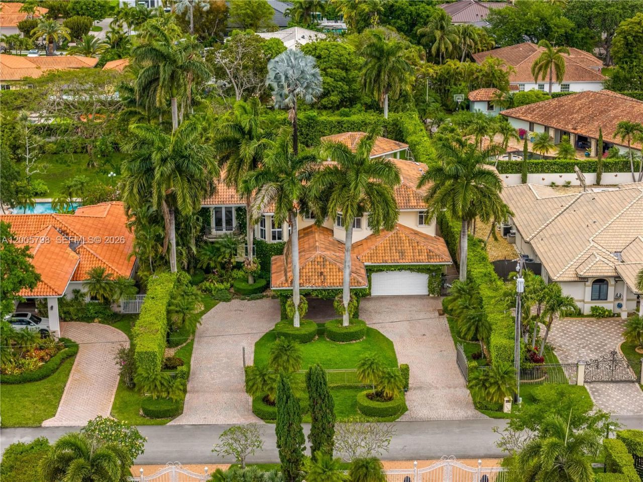 11071 SW 28th St , Miami, FL 33165 Photo