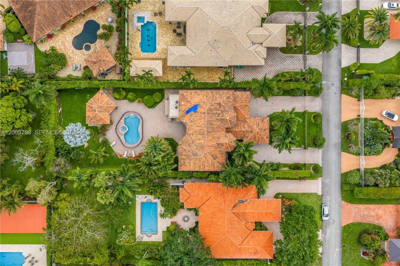 11071 SW 28th St , Miami, FL 33165 Photo